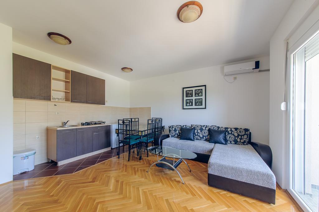 Novi Apartments Херцег-Нови Экстерьер фото